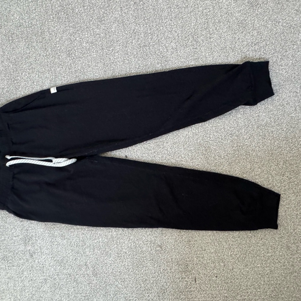 Vuori Performance Joggers